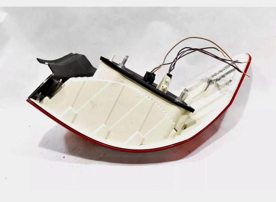 Lanterna traseira lateral esquerda LH LINCOLN MKZ DRIVER LÂMPADA DE FREIO 2010-2012 FABRICANTE DE EQUIPAMENTO ORIGINAL - Imagem 4 de 4