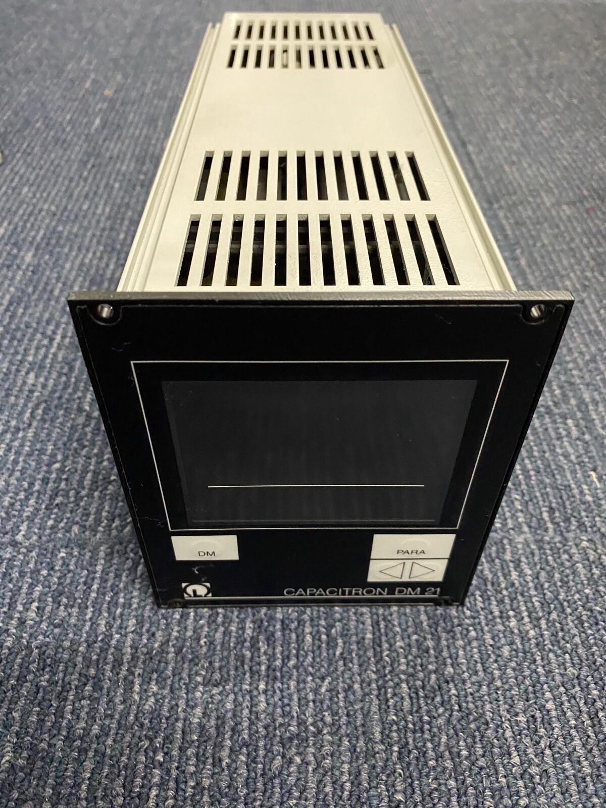 LEYBOLD CAPACITRON DM21 VACUUM GAUGE