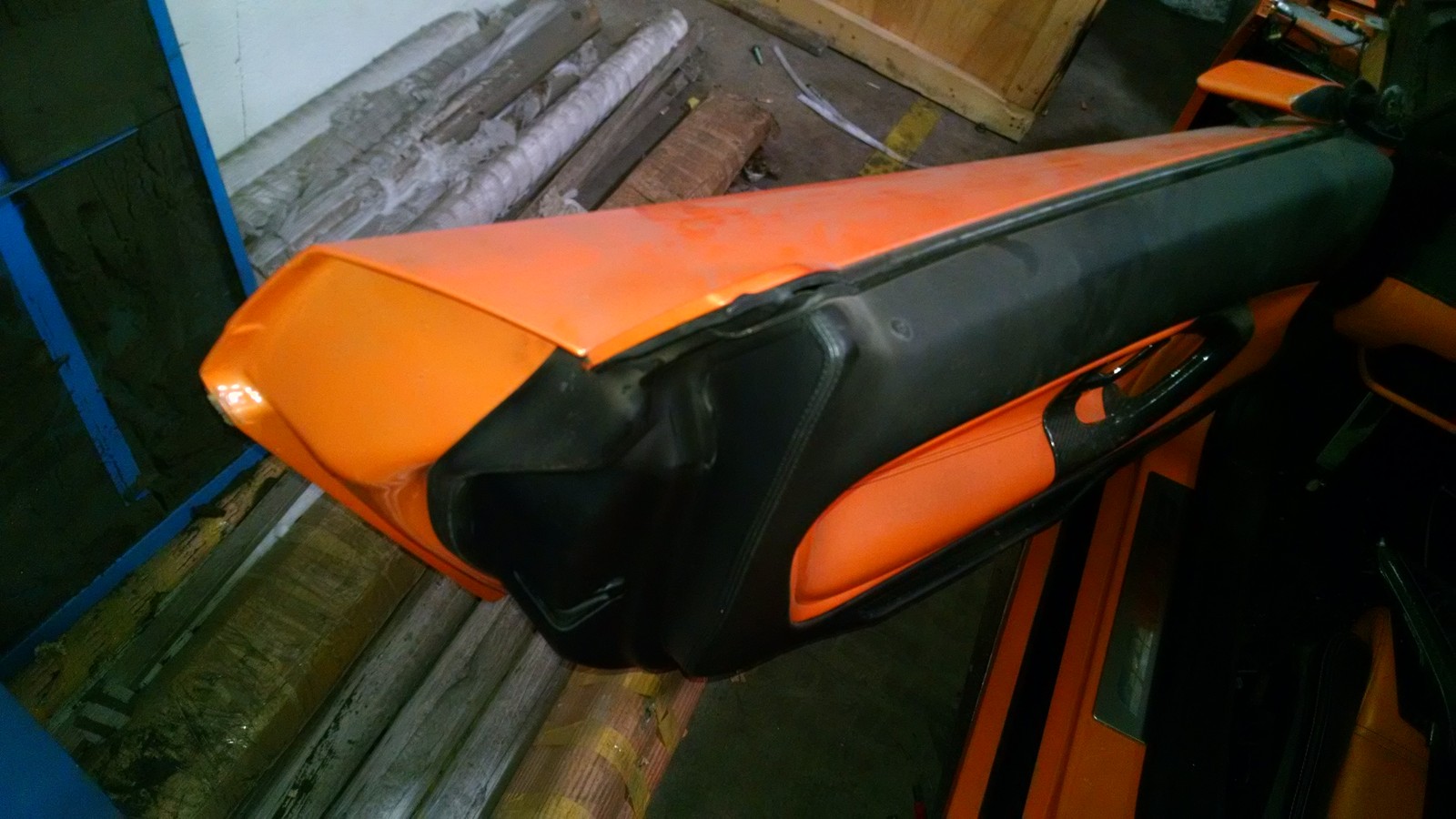LAMBORGHINI GALLARDO SPYDER DRIVER SIDE DOOR COMPLETE! OEM
