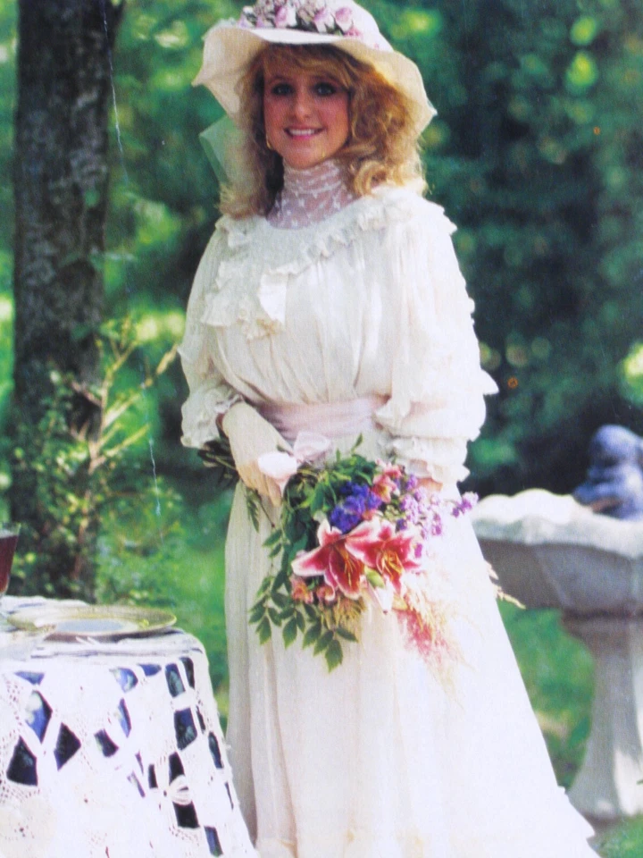 Heirloom French Sewing Pattern for Women Martha Pullen Design A Blouse Szs 2-24 - Image 2 of 4