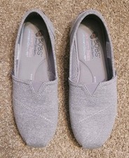 Skechers BOBS women's plush slip-on shoes charcoal. Memory Foam Arch Pillow 7W