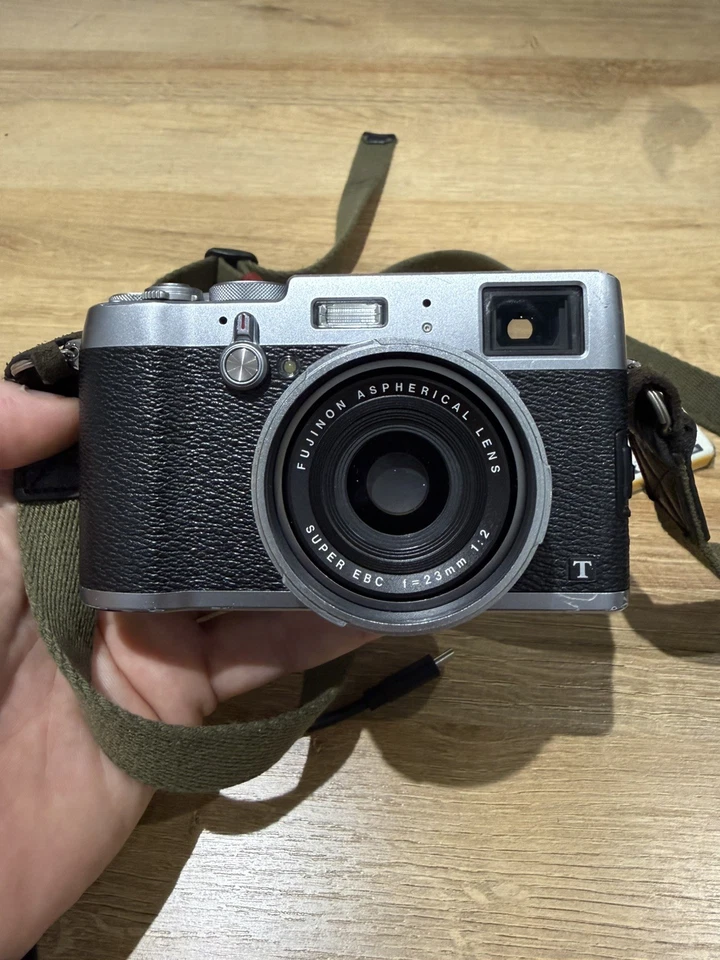 Fujifilm X100T 16.3MP Digital Camera - Silver - good condition  - Image 3 of 4