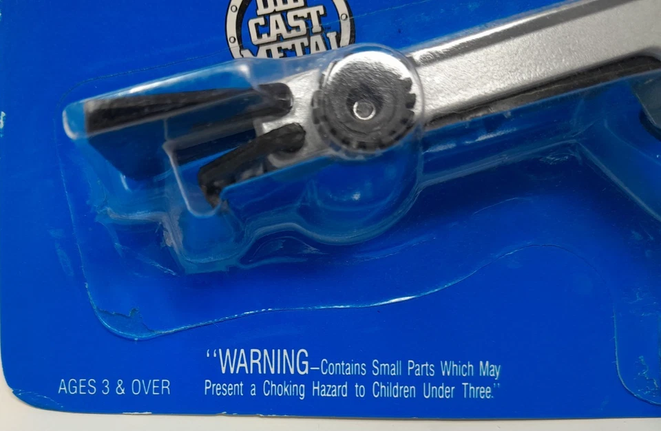 ERTL FARM MACHINES ADJUSTABLE HEIGHT BELTED ELEVATOR w/12 MINI BALES *READ DESC - Image 4 of 4