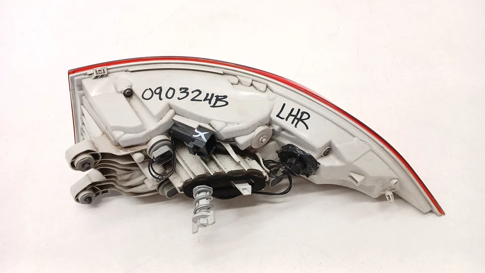 💚 Luz trasera izquierda del lado del conductor Jaguar XE 2017-2019 luz trasera OEM Foto 2 de 4