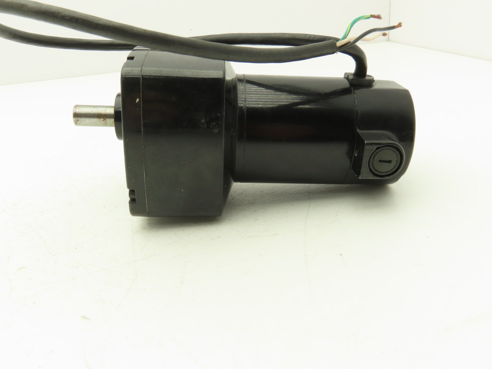 Bodine Electric 24A2BEPM-D5 Inline DC Gearmotor 300:1 Ratio 1/29Hp 8.3rpm 130VDC