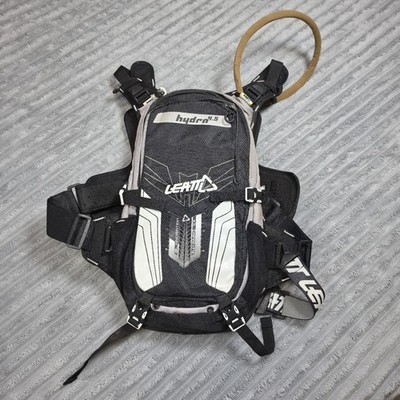 Leatt GPX 4.5 Hydra Chest Protector and 3liter hydration backpack