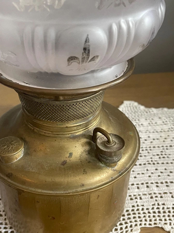 Antique Miller Brass Oil Lamp The Miller Lamp Made in USA With Etched Glass - Image 4 of 4