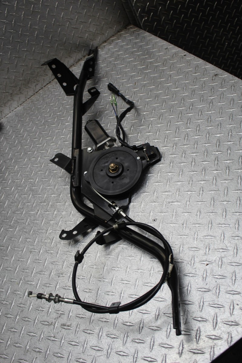 ハッピー 2012 CAN-AM SPYDER RT LIMITED WINDSHIELD ACTUATOR | eBay