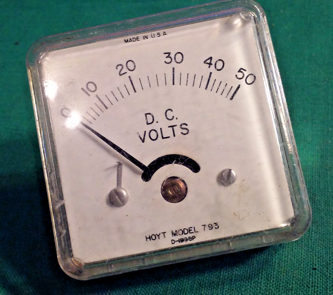 Vintage Hoyt Model 793 D.C. VOLT Meter (0-50) USA (missing one back common nut)