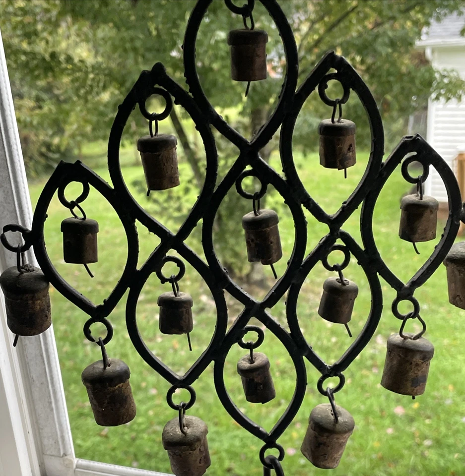 Campanas antiguas de hierro forjado campanas de viento de vaca camello hechas a mano India colgante de pared Foto 4 de 4