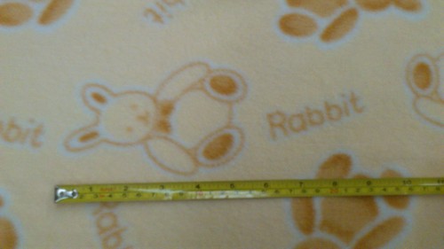 TELA DE LANA POLAR CON ESTAMPADO DE CONEJO LIMÓN - Imagen 2 de 3