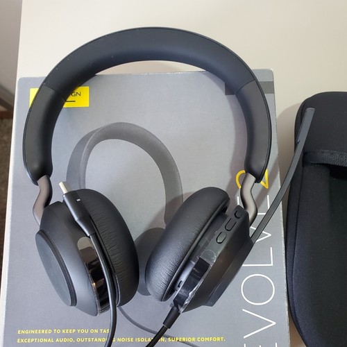 Jabra Evolve2 40 UC Wired Headphones, USB-C, Stereo, Black – Telework Headset - Picture 4 of 4