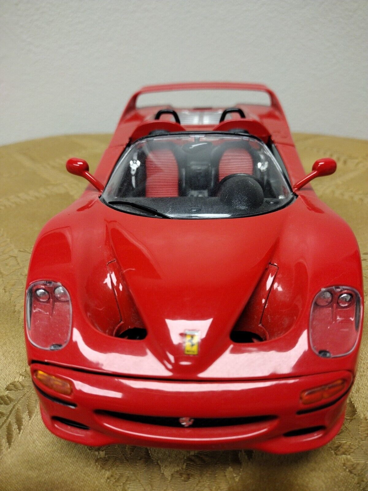 18-26010 - Bburago - 1:24 - Ferrari R&P (w/o stand) - F50