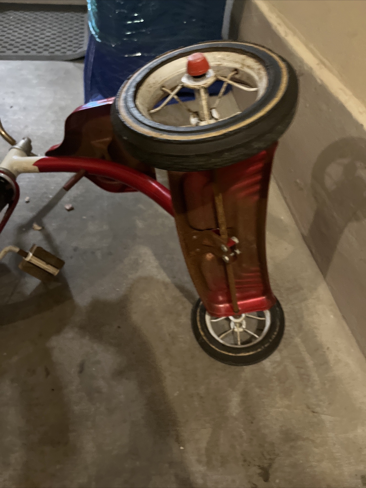 Vintage Roadmaster Tricycle for Kids, Red And White, 25" tall handlebar