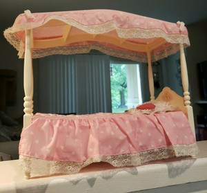barbie canopy bed 1982
