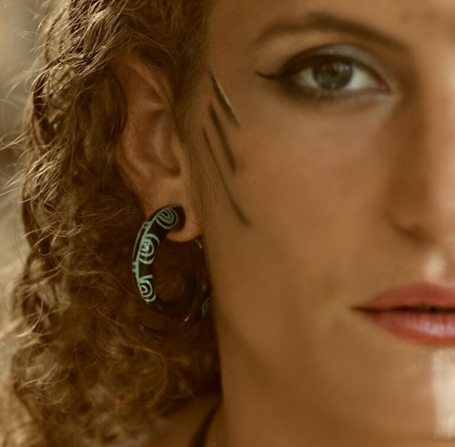 Ear Gauge Organic Spiral Buffalo Piercing Carved Horn Tribal Stretcher Turquoise - Picture 5 of 9