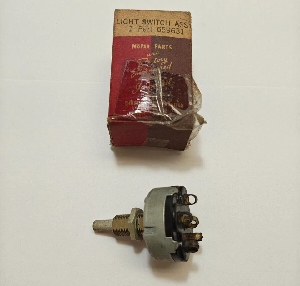 Interruptor de faros de lujo 35-36 Plymouth Deluxe PJ modelo P2 659631 NOS. Foto 3 de 4