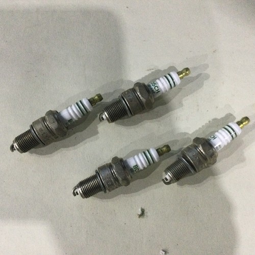4 x BOSCH W5D W225T30 NOS Porsche 911 S SC T 914/6 924 Mercedes SEL SL Golf GTI - Picture 2 of 5