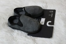 Sky Sole Fleece Slippers for Boys, Soft, Black/Grey Solid, Size Small 5-6