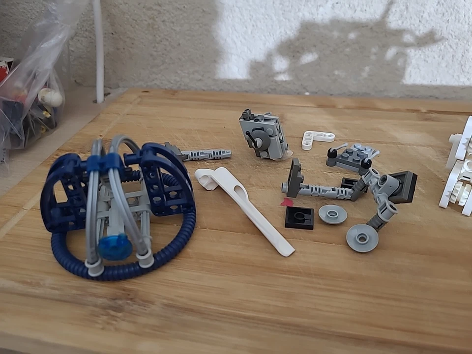 LEGO Technic 8000 Pit Droid, photo 2 sur 5
