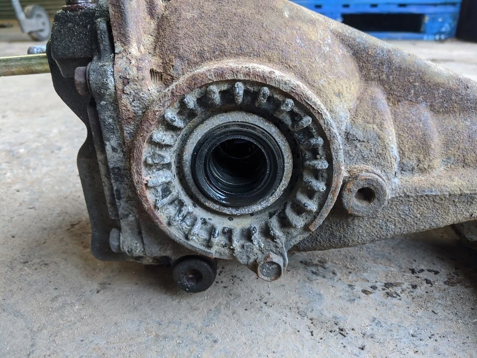 SUBARU LEGACY 3.0 R 2003 - 2006 REAR DIFF DIFFERENTIAL - Image 4 of 4