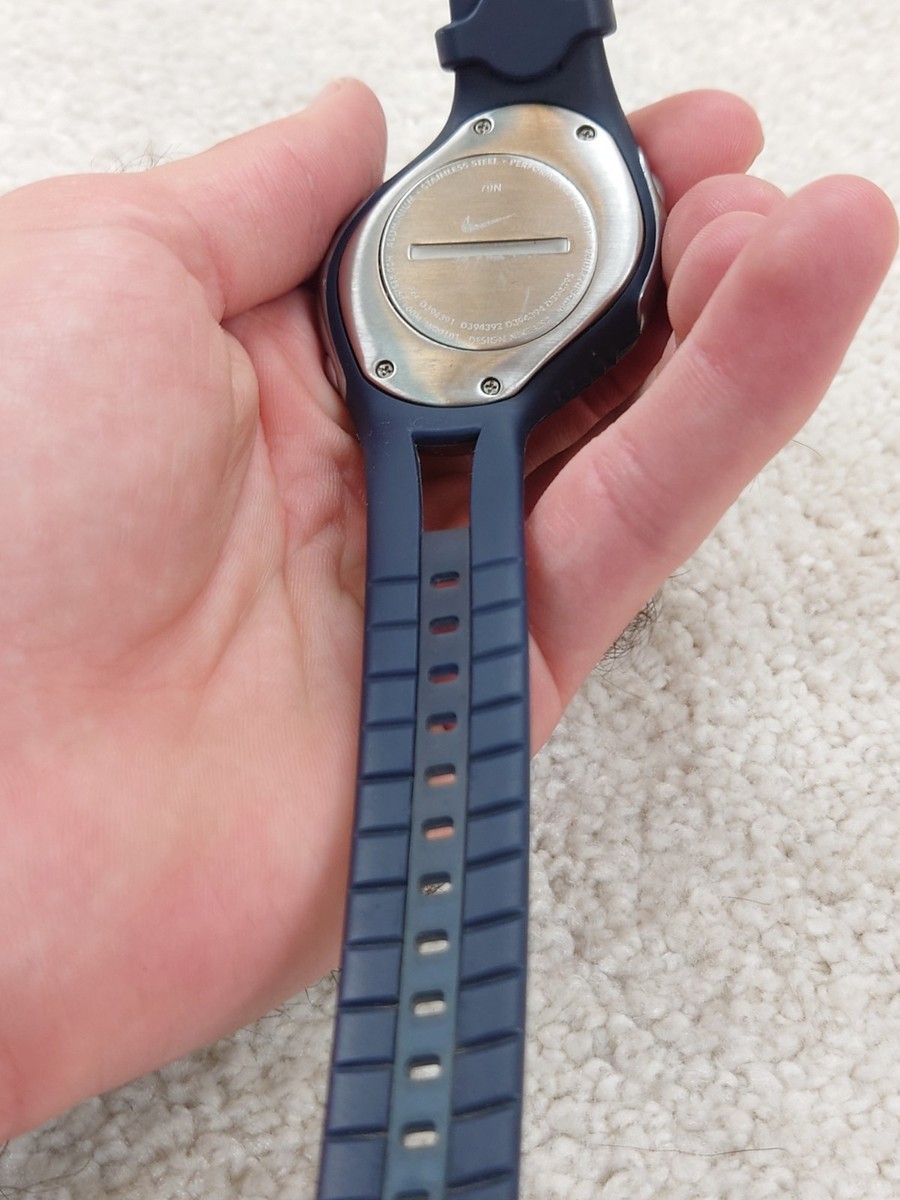 NIKE TRIAX SPEED300 NIKEWATCH y2k ナイキ Nike Triax Watch: The Swoosh's Perfectly Off-Kilter