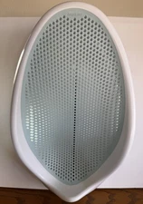 Angelcare Baby Bath Seat and Bath Support White Light Blue Comfortable Design