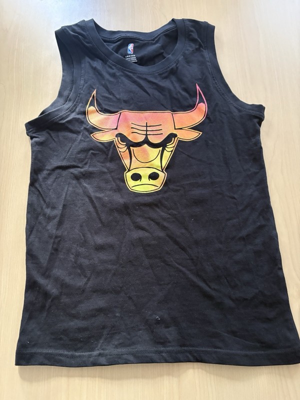 Chicago Bulls- Sleeveless T-Shirt - Youth L- NBA- Used