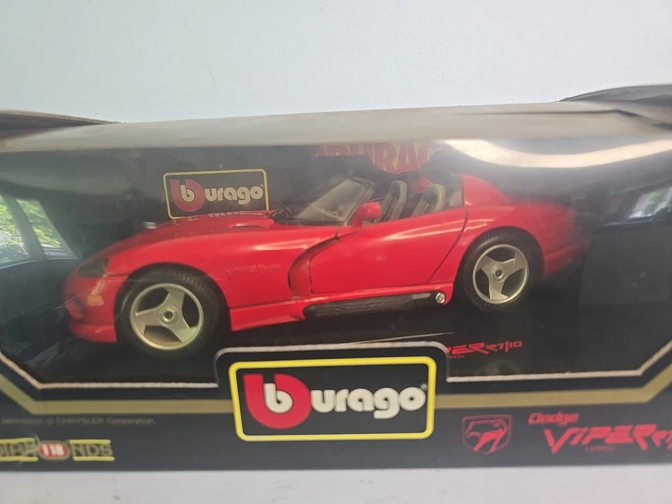 BBURAGO 1/18 SCALE 1992 DODGE VIPER RT/10!!! RED WITH GRAY COD. 3025 - Image 2 of 4