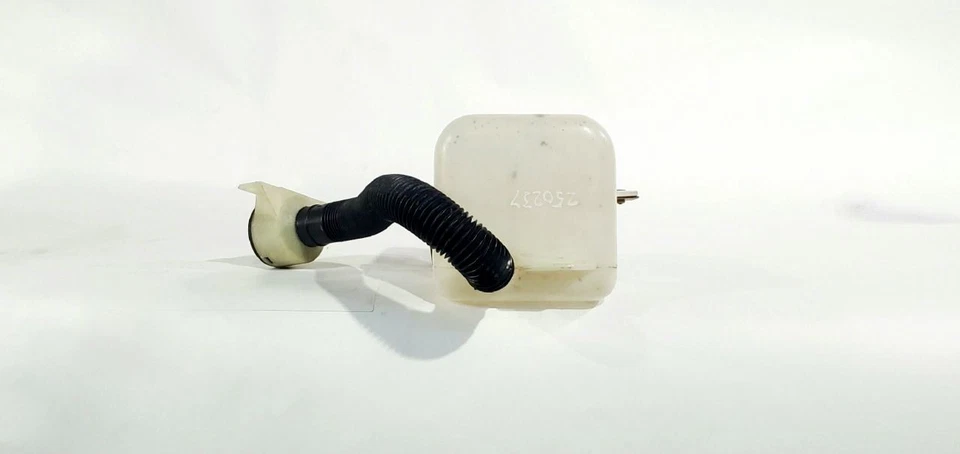 1992 Alfa Romeo Spider Veloce OEM Wash Reservoir - Image 3 of 4