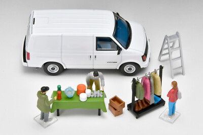 Diocolle 64 1/64 # Car Snap 26a SWAP MEET Van & Figure Accessory Set 333845