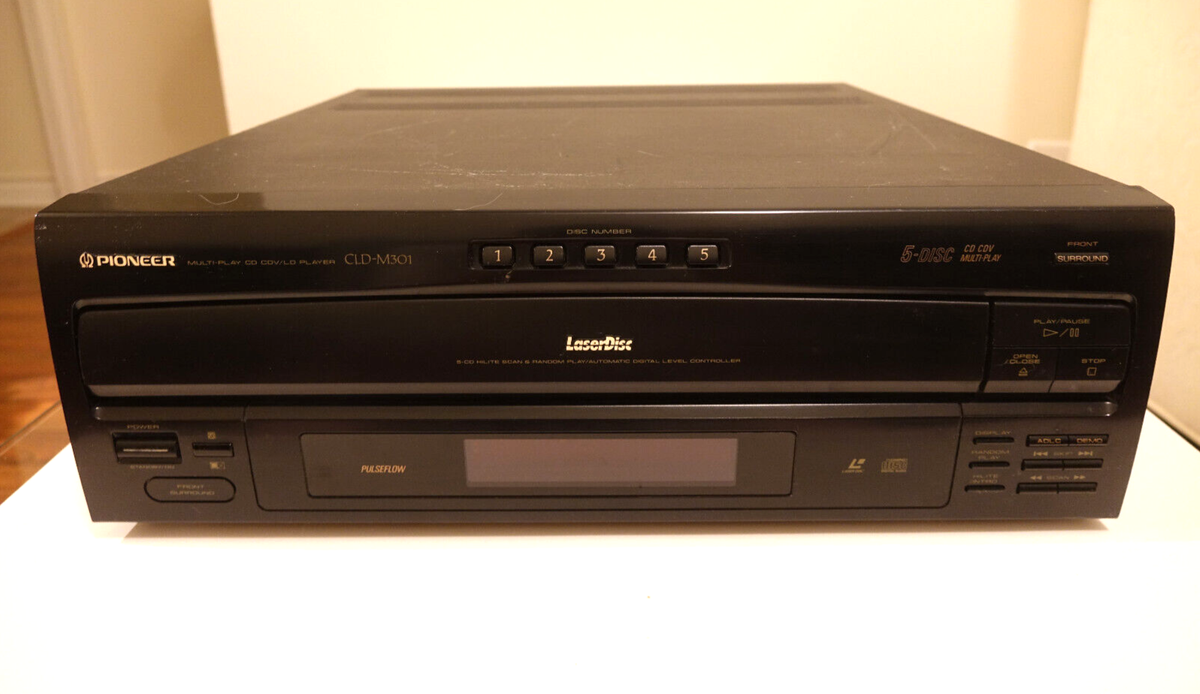 Pioneer CLD-M301 Multi-Play CD CDV/LD Player Laser Disc Powers On