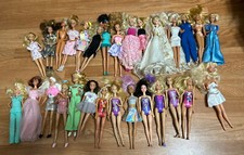 MATTEL Lot 29 Various Barbie DOLLS Vtg To Modern  40 Pieces Of Accessories
