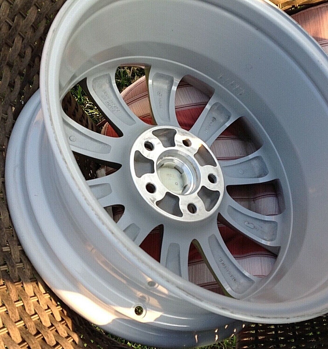 【ARS10+】　12-043C　白魔道士 MODZ® 15-Inch Matrix Glossy White Wheels & 20.5-Inch Arisun Cruze