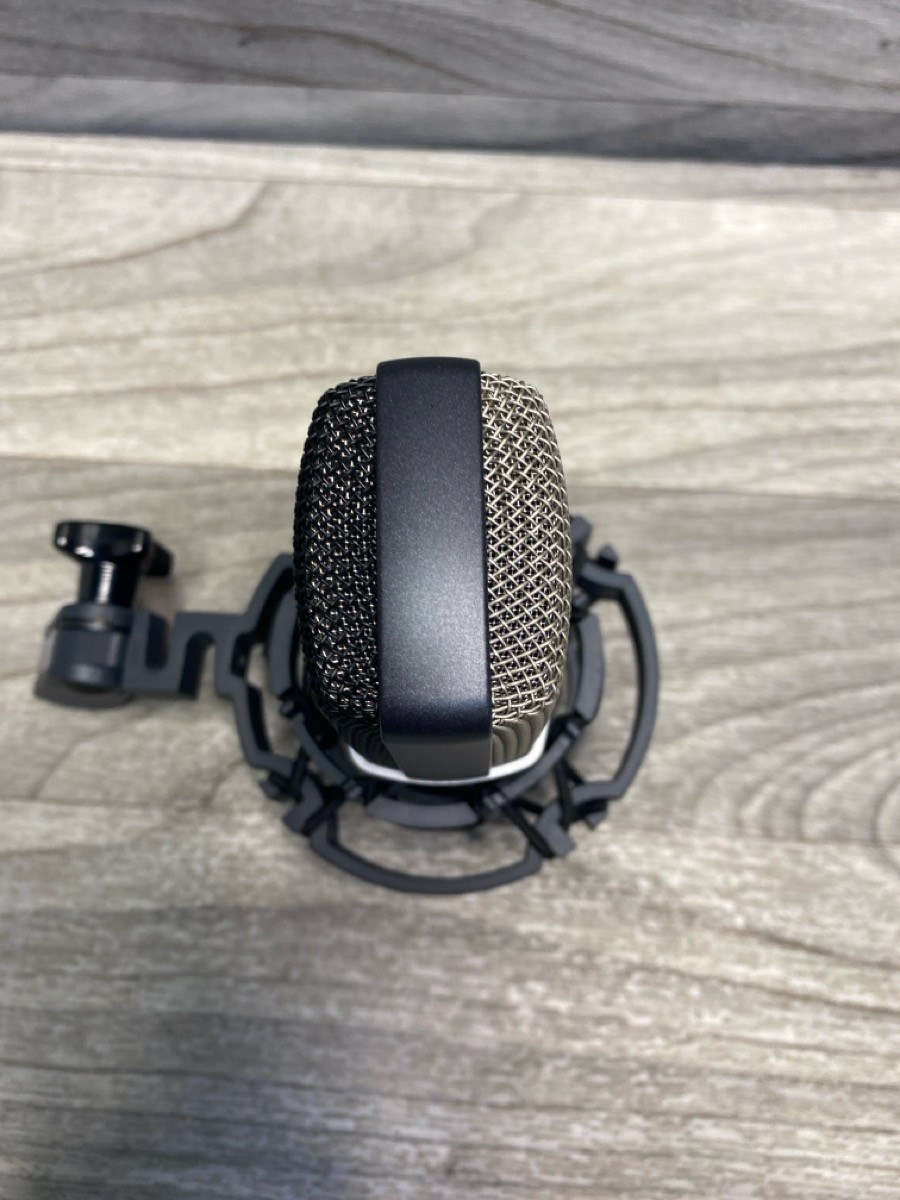 AKG C214 Large-Diaphragm Condenser Microphone – Pre-Owned