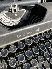 Vintage Underwood Typewriter With Case thumbnail