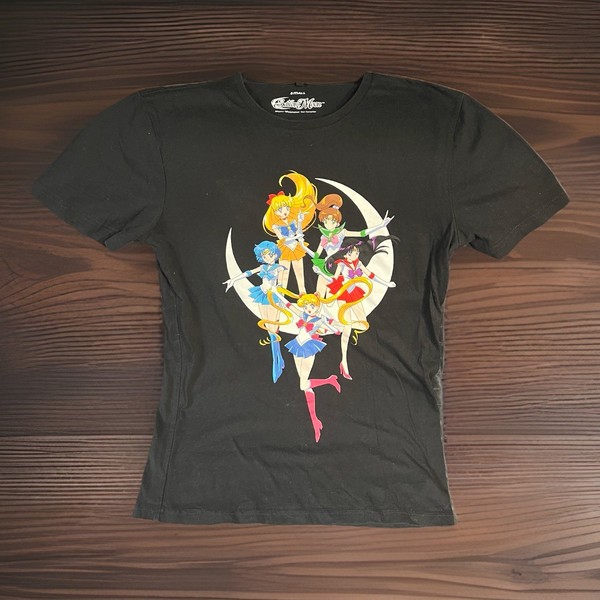 Size Small Sailor Moon Anime T Shirt Black Pre-loved