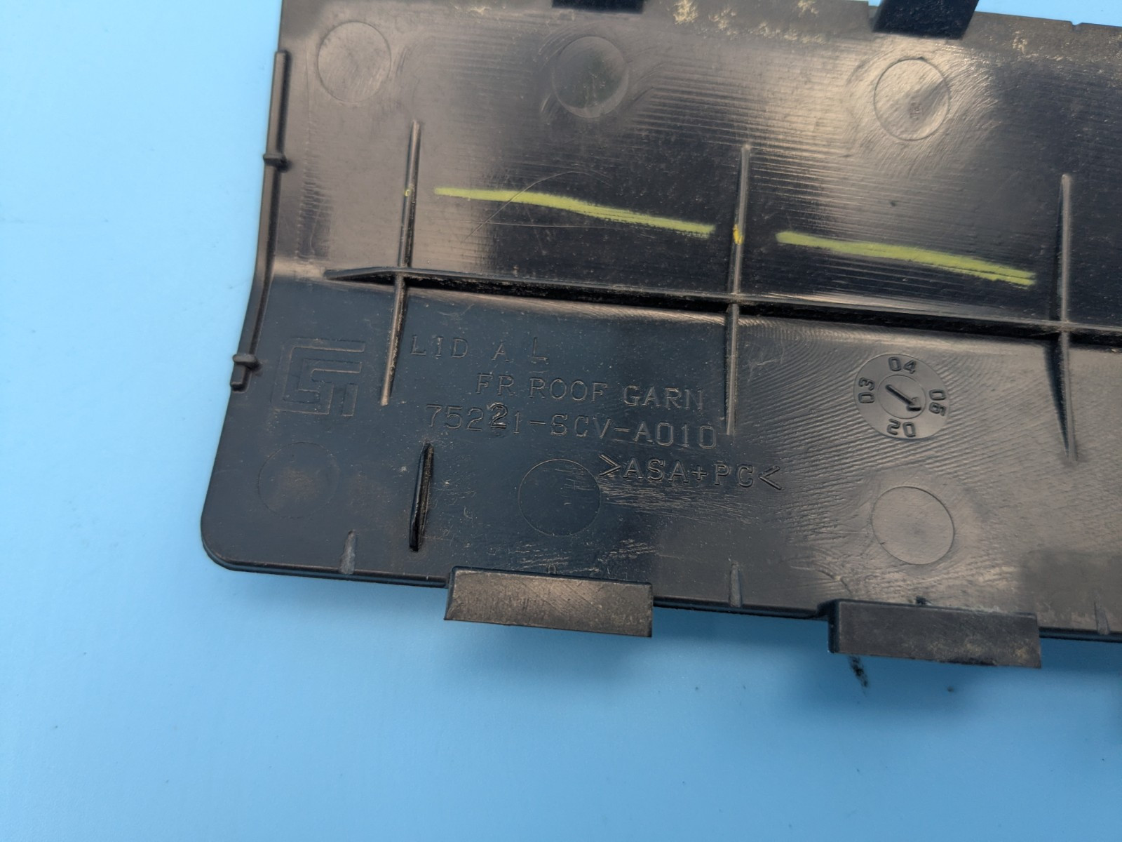 Honda Element Lid A Driver Front Roof Garnish 75221-SCV-A010 - Flat Black