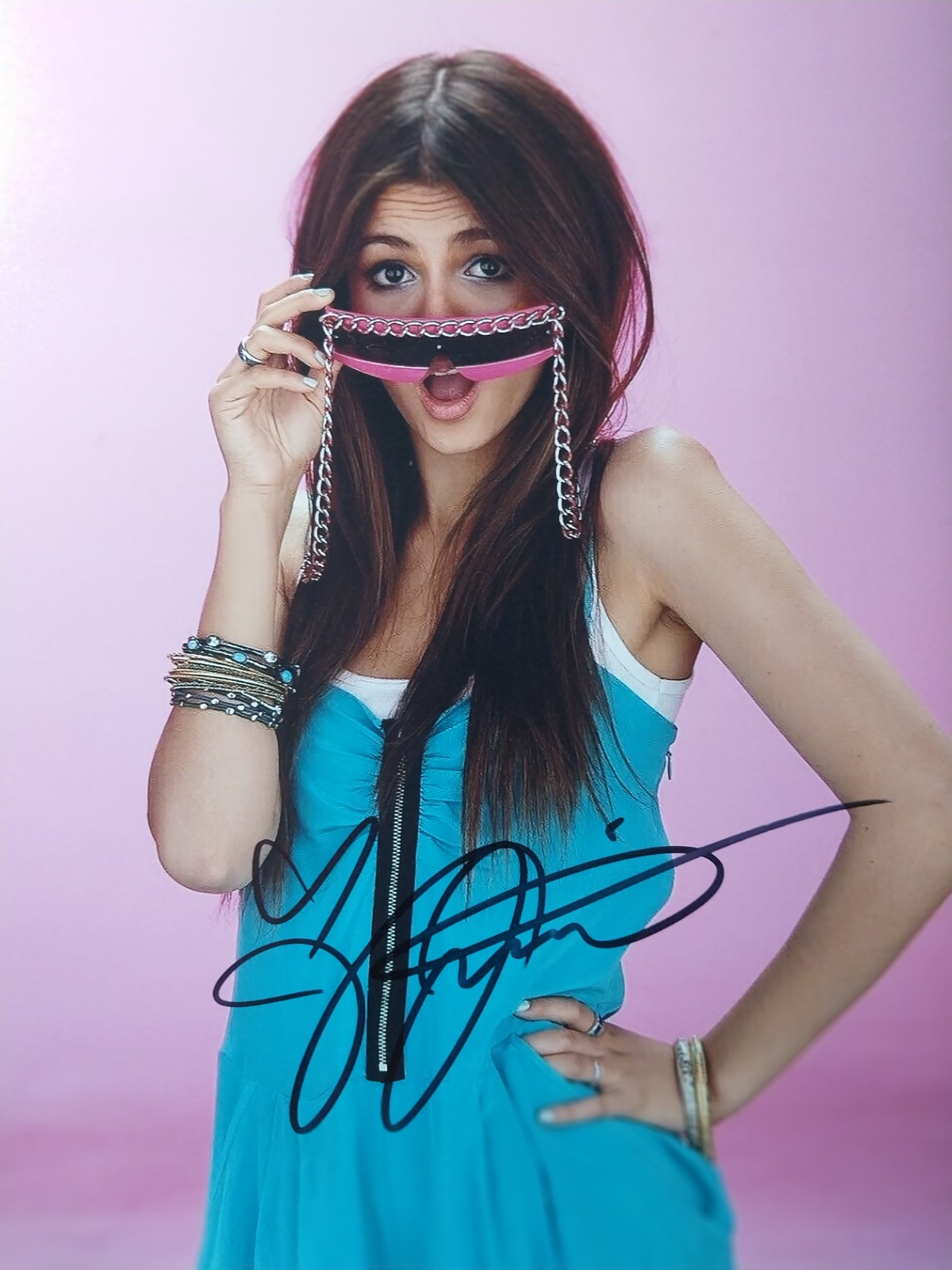 Victoria Justice signed 8 x 10 photo Original Matte Finish COA Guaranteed For