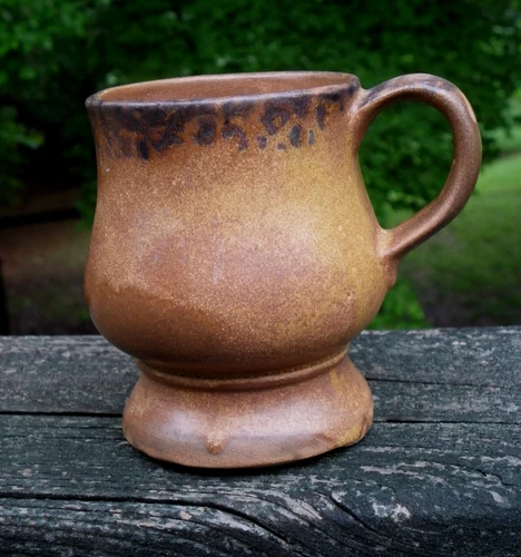 Vtg 4" McCoy Pottery Footed Mug-Curved-Variegated Brown-Dark Patterned Top Band