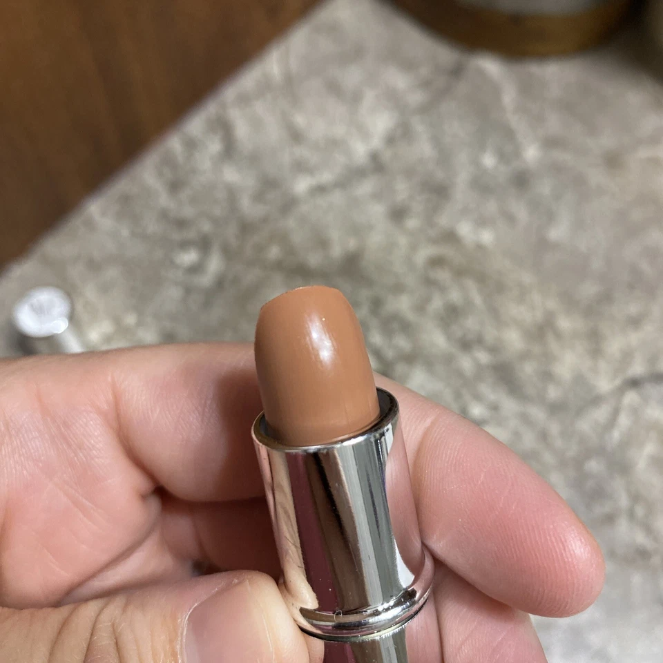 Le Club Des Créateurs De Beaute Agnes B. Lipstick In Shade Beige Tout Simple - Image 3 of 4