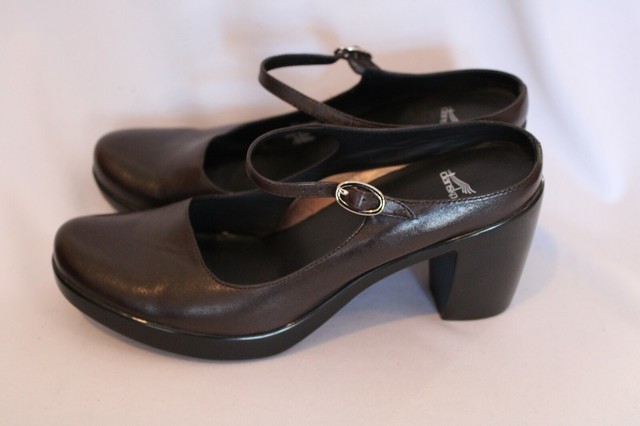 dansko mary jane pumps