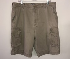 SALE  Izod Men's Cargo Shorts Khaki 100 Cotton Flat Front Easy Care Size 40