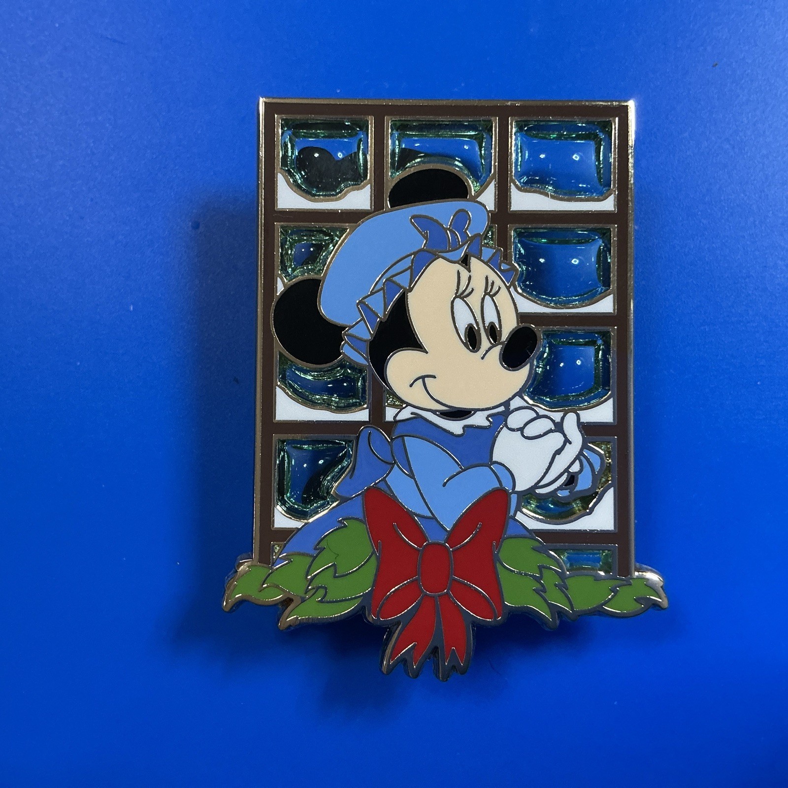 Disney Pin Mickey’s Christmas Carol Stained Glass Minnie Mouse As Emily Cratchit