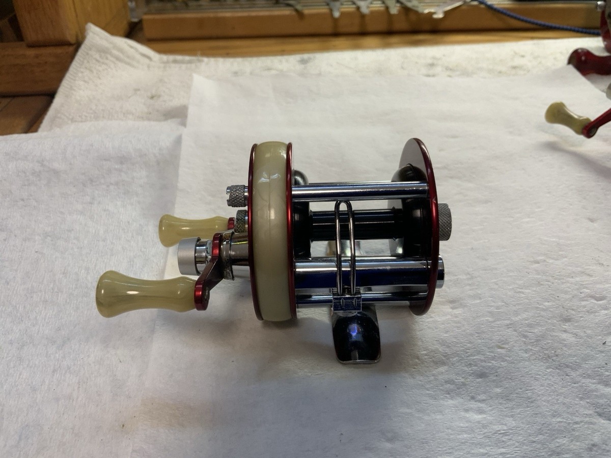 Beautiful Vintage Early ABU Ambassadeur 1750A Red Bait Casting