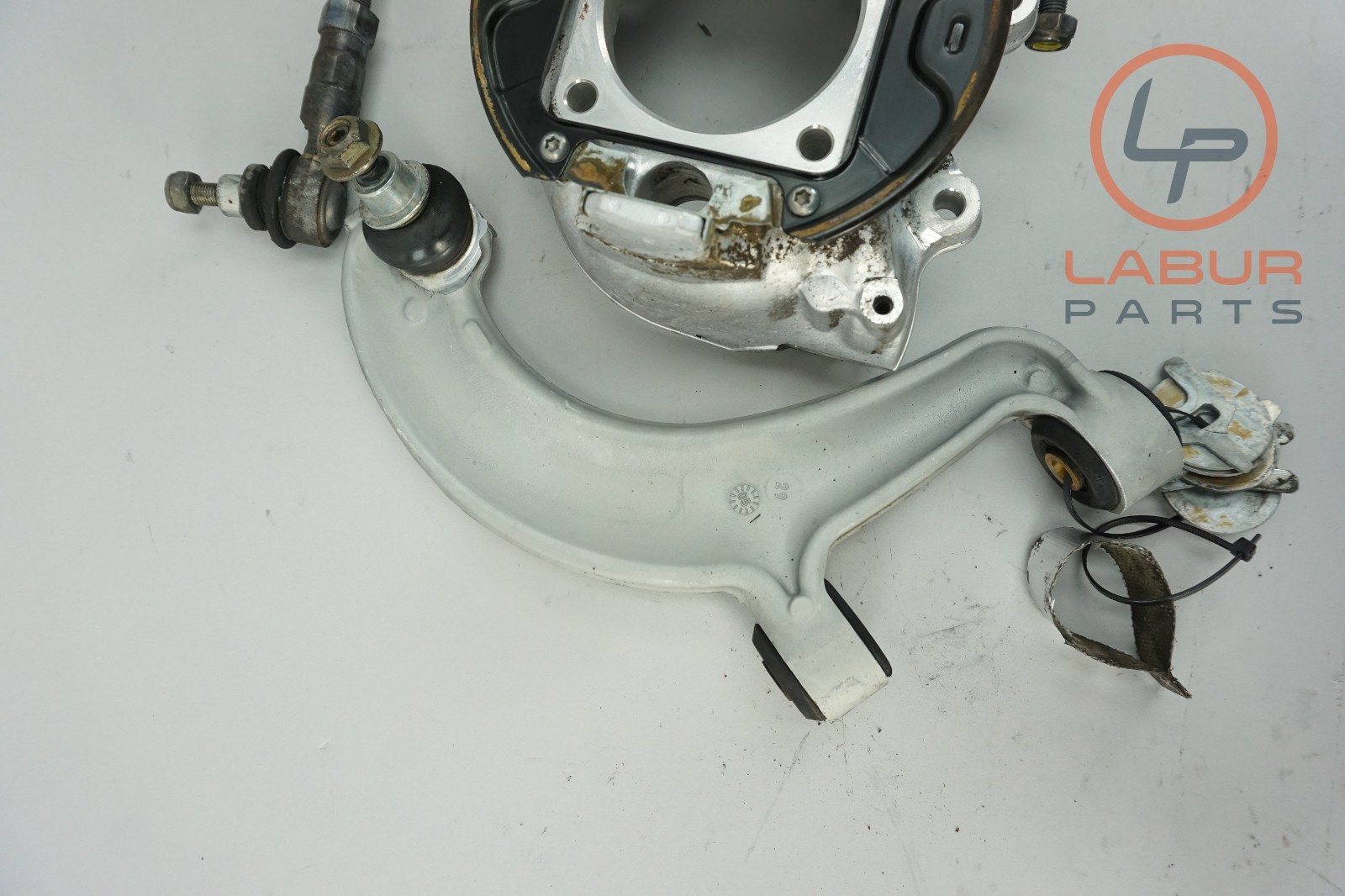 M139 03-10 Maserati Quattroporte Rear Left Side Control Arm Knuckle Hub Z7048