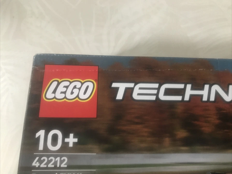 LEGO Technic 42212 - Ferrari FXX K Voiture de Course Jouet avec Moteur V12 - Photo 4/4