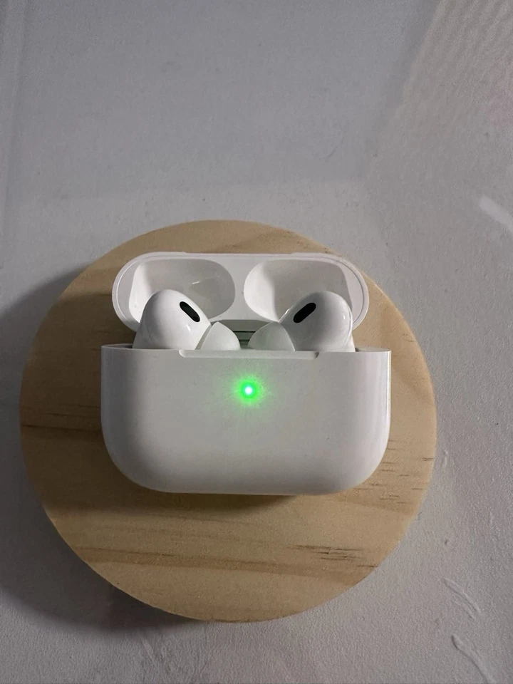 Apple AirPods Pro (2nd generation), photo 1 sur 5