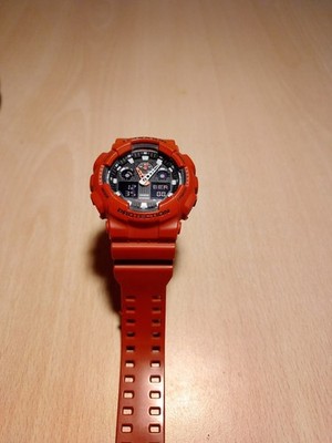   Casio G-Shock GA-100B Rot   WR200M Shock Resist   guter Zustand Uhr