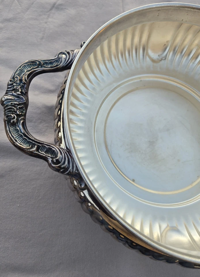 Plato de frotamiento con inserción de enganche de plata de colección Foto 2 de 3